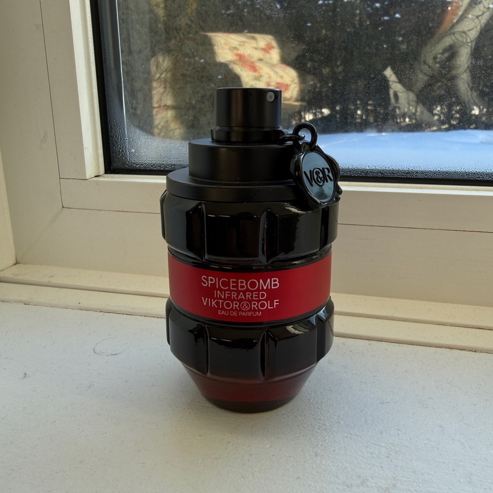 Viktor & Rolf Spicebomb Infrared Eau de Parfum - Black and Red Bottle